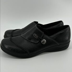 Clarks Cheyn Madi women's slip-on loafer in black leather Size 8